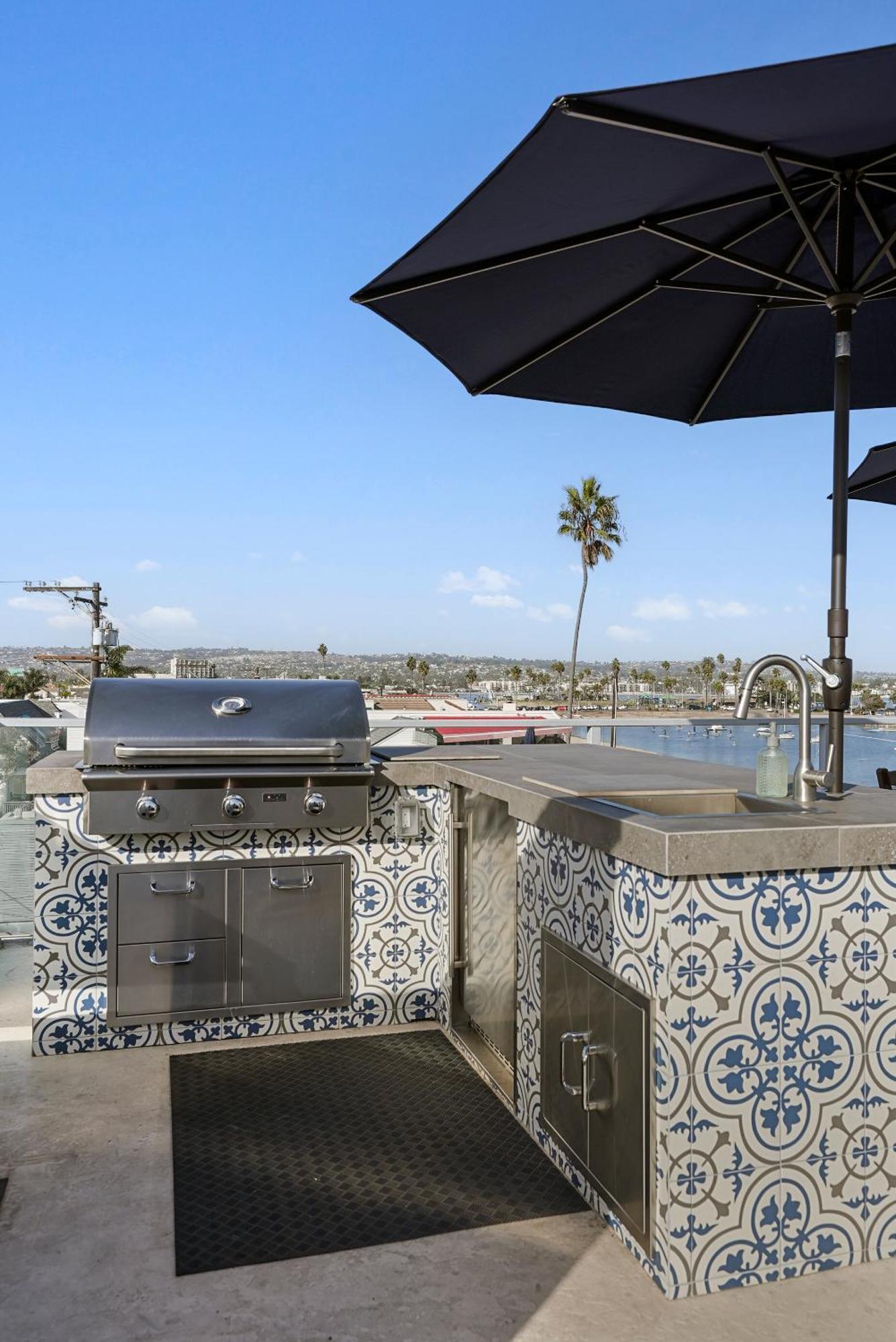 Stunning Bayfront Condo With Gorgeous Views, Garage, Massive Roof Deck & Ac - Dogs Welcome! San Diego Exterior photo