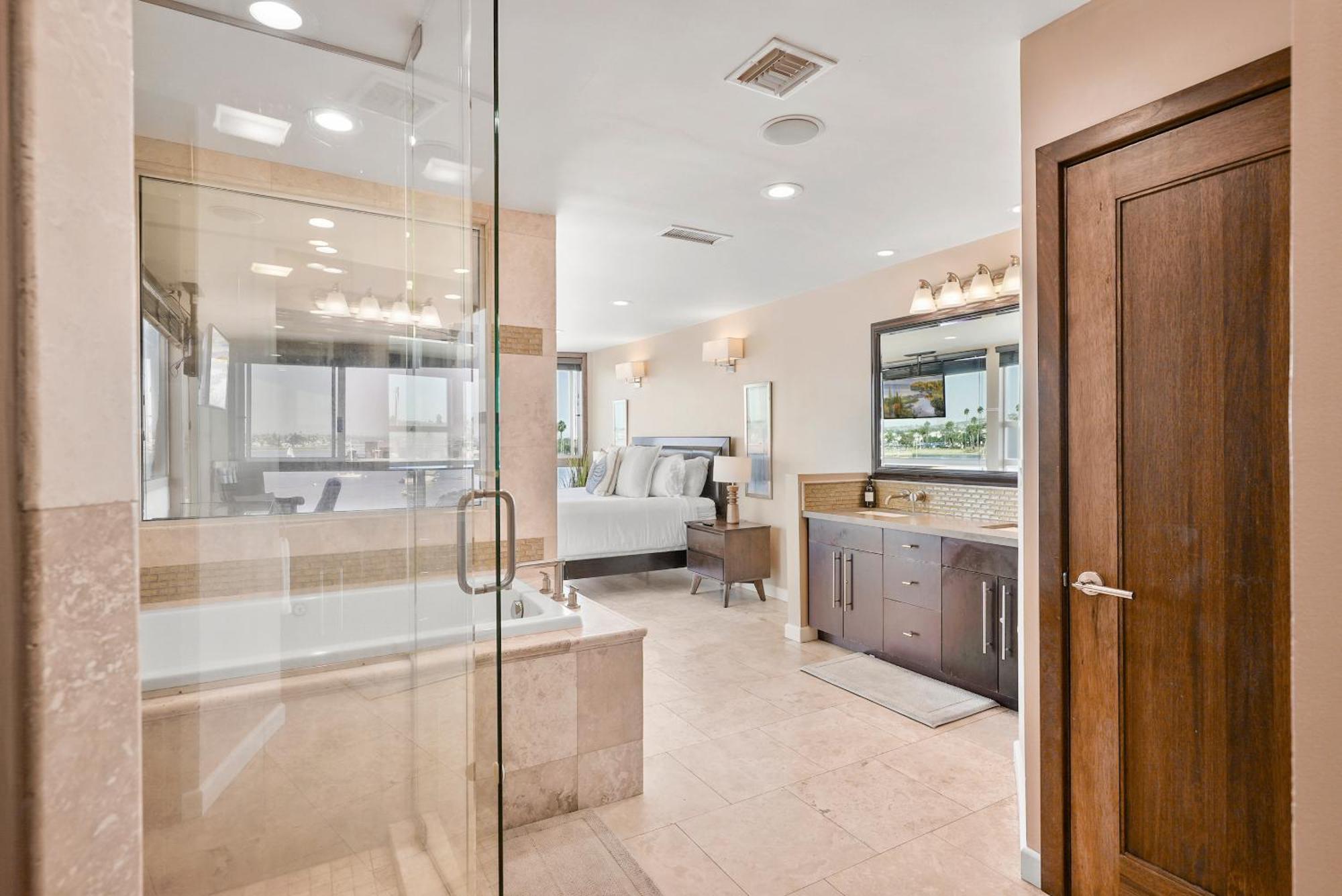 Stunning Bayfront Condo With Gorgeous Views, Garage, Massive Roof Deck & Ac - Dogs Welcome! San Diego Exterior photo